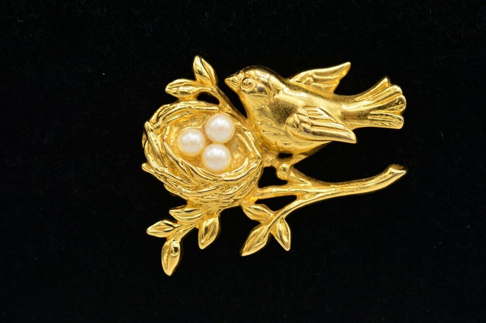 Avon Vintage Pin Brooch Tac Bird Nest Pearl Eggs Gold Tone Rare BinF